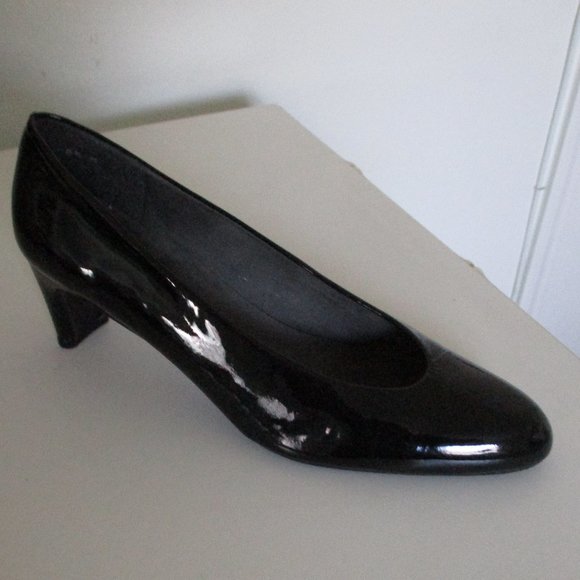 Stuart Weitzman Black Heels - Picture 1 of 11
